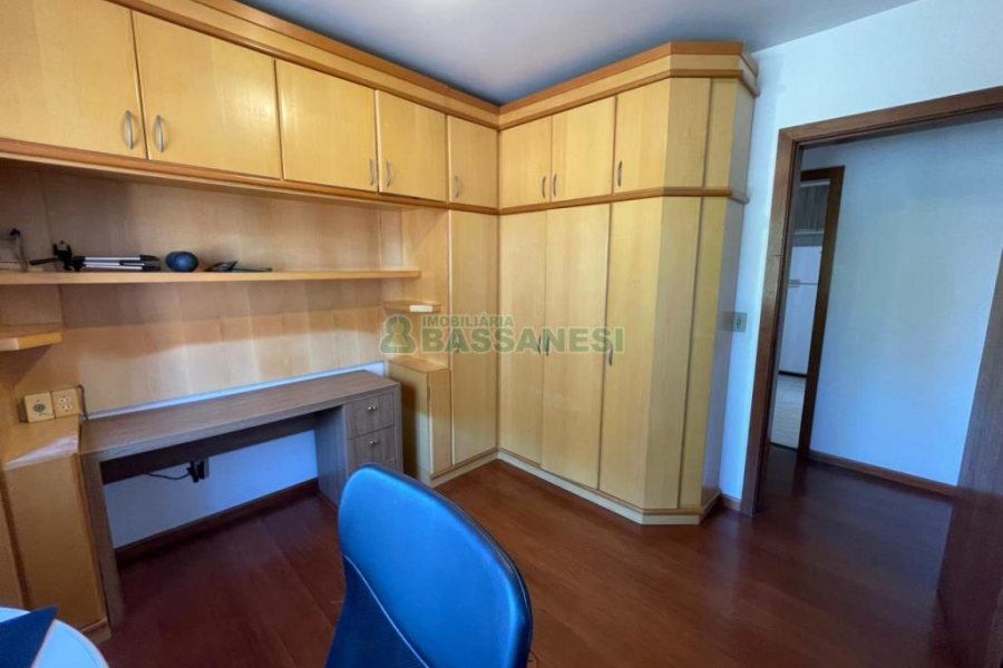 Apartamento com 115m², 3 dormitórios, 1 vaga, no bairro Marechal Floriano em Caxias do Sul para Comprar