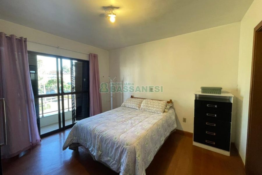 Apartamento com 115m², 3 dormitórios, 1 vaga, no bairro Marechal Floriano em Caxias do Sul para Comprar