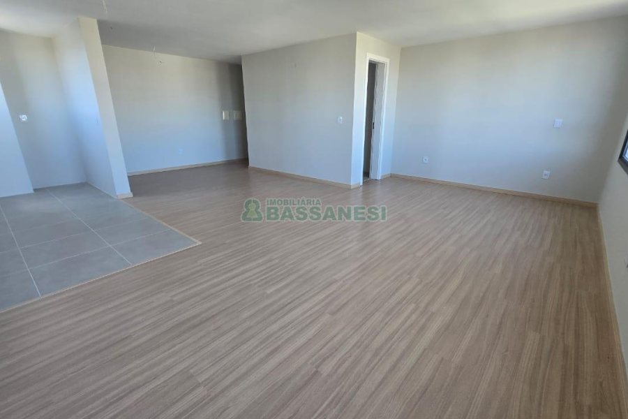 Kitinete com 47m², 1 vaga, no bairro Rio Branco em Caxias do Sul para Comprar