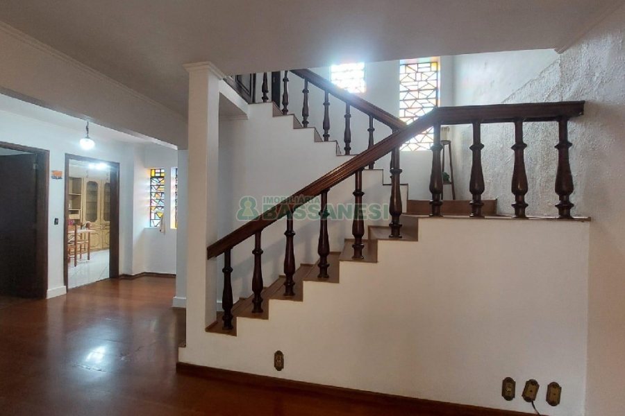 Casa com 160m², 3 dormitórios, 1 vaga, no bairro Rio Branco em Caxias do Sul para Alugar