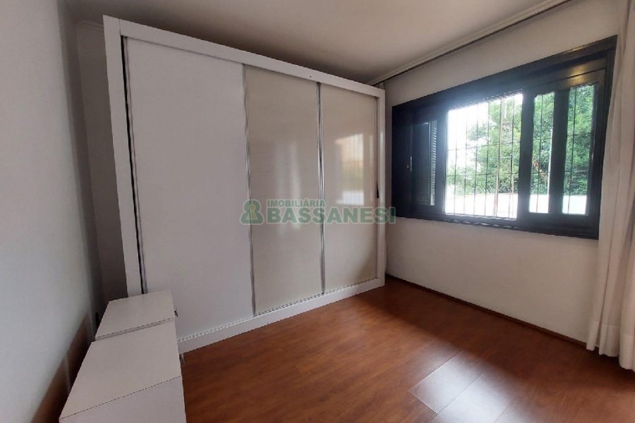 Casa com 160m², 3 dormitórios, 1 vaga, no bairro Rio Branco em Caxias do Sul para Alugar