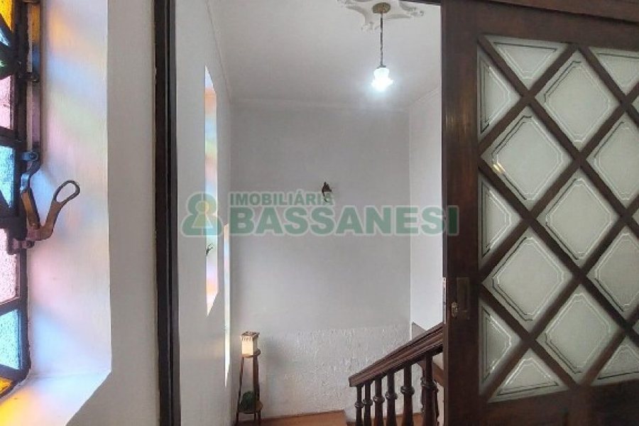 Casa com 160m², 3 dormitórios, 1 vaga, no bairro Rio Branco em Caxias do Sul para Alugar