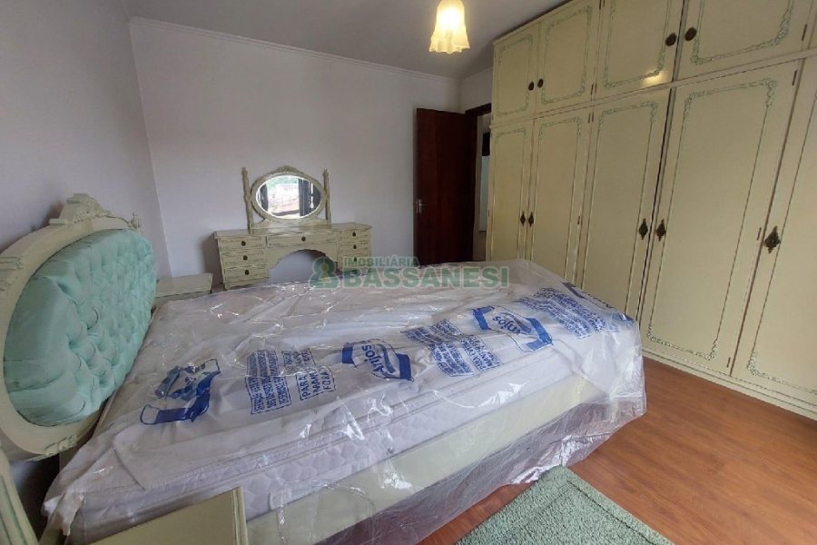 Casa com 160m², 3 dormitórios, 1 vaga, no bairro Rio Branco em Caxias do Sul para Alugar