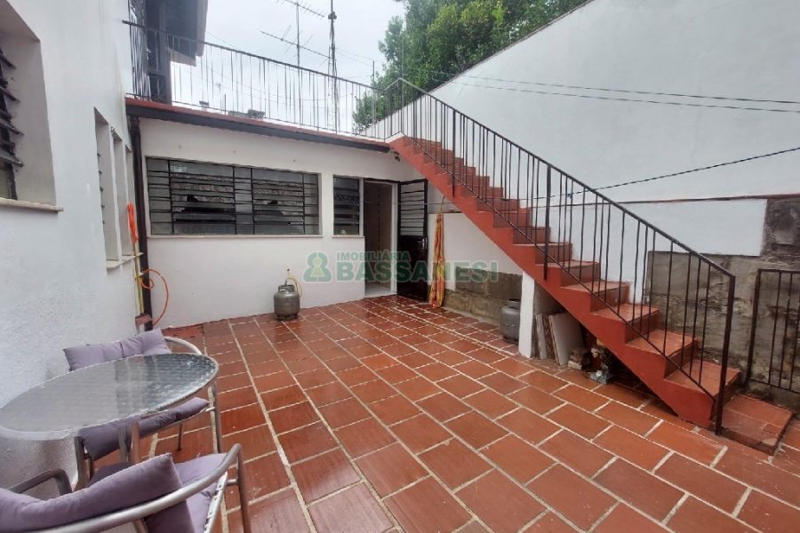 Casa com 160m², 3 dormitórios, 1 vaga, no bairro Rio Branco em Caxias do Sul para Alugar