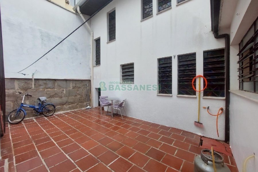 Casa com 160m², 3 dormitórios, 1 vaga, no bairro Rio Branco em Caxias do Sul para Alugar