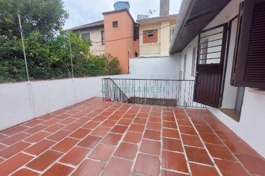 Casa com 160m², 3 dormitórios, 1 vaga, no bairro Rio Branco em Caxias do Sul para Alugar