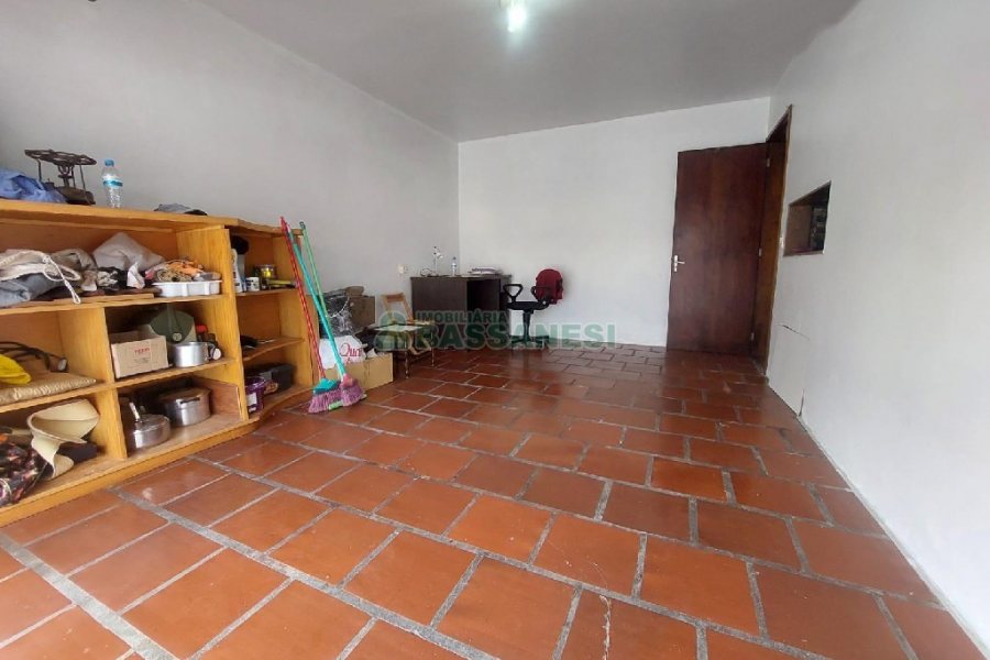 Casa com 160m², 3 dormitórios, 1 vaga, no bairro Rio Branco em Caxias do Sul para Alugar