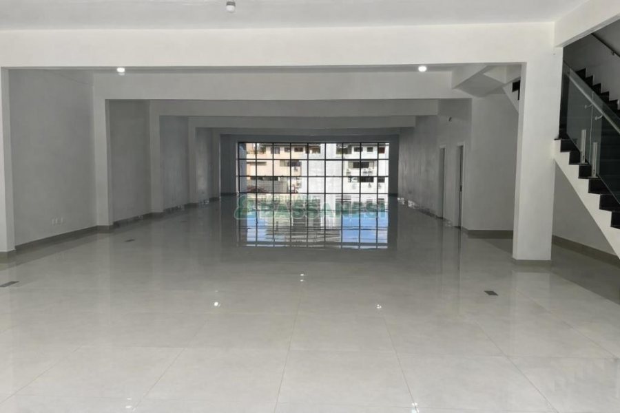 Predio com 1513m², 10 vagas, no bairro Pio X em Caxias do Sul para Alugar