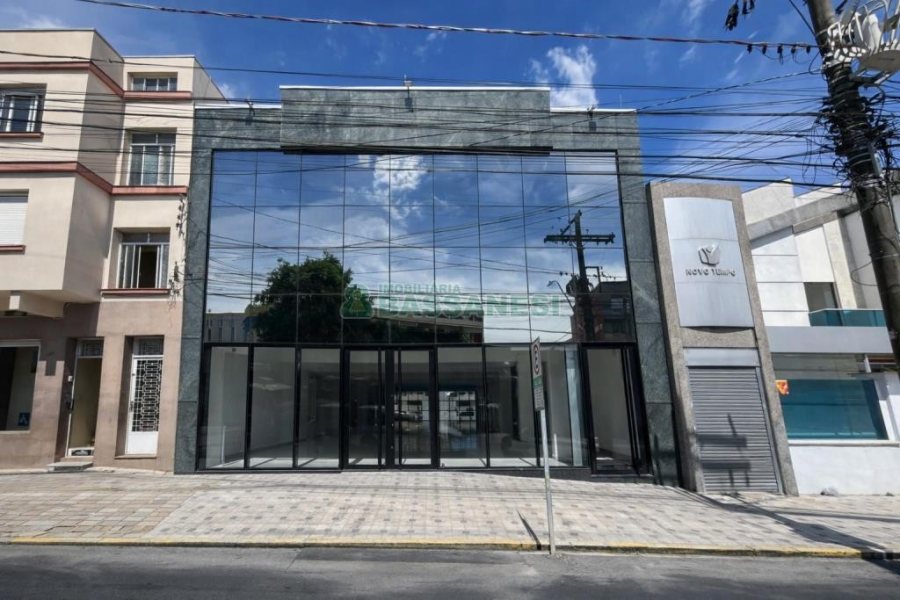 Predio com 1513m², 10 vagas, no bairro Pio X em Caxias do Sul para Alugar