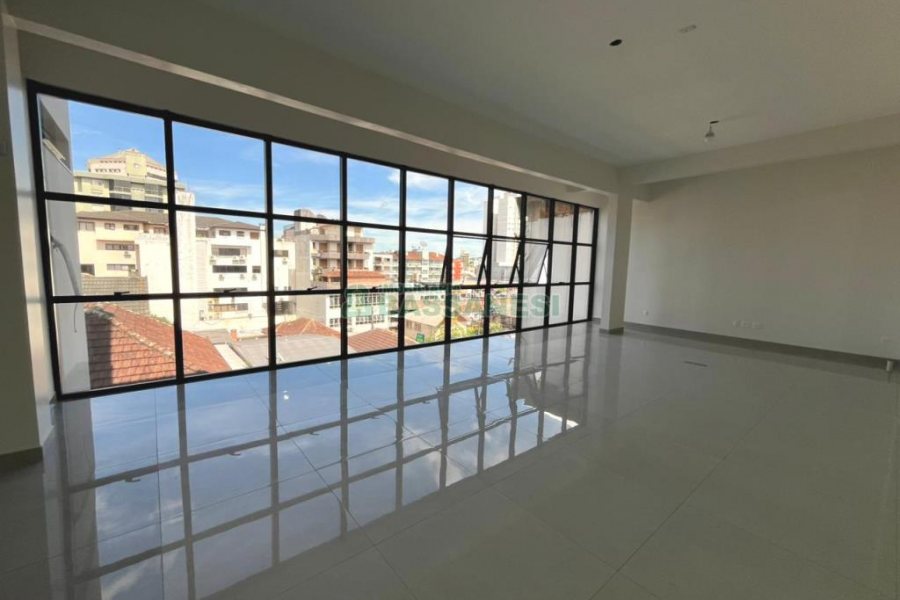Predio com 1513m², 10 vagas, no bairro Pio X em Caxias do Sul para Alugar