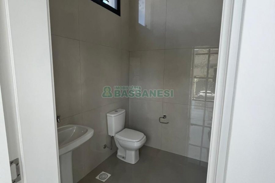 Predio com 1513m², 10 vagas, no bairro Pio X em Caxias do Sul para Alugar