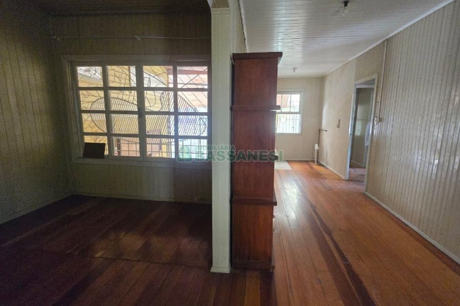Casa com 222m², 4 dormitórios, 2 vagas, no bairro Marechal Floriano em Caxias do Sul para Comprar