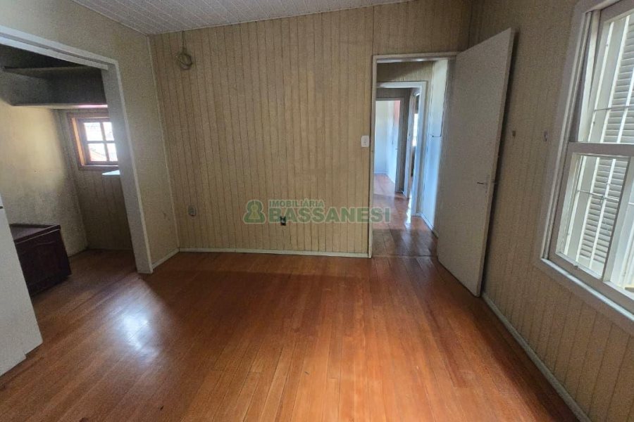 Casa com 222m², 4 dormitórios, 2 vagas, no bairro Marechal Floriano em Caxias do Sul para Comprar