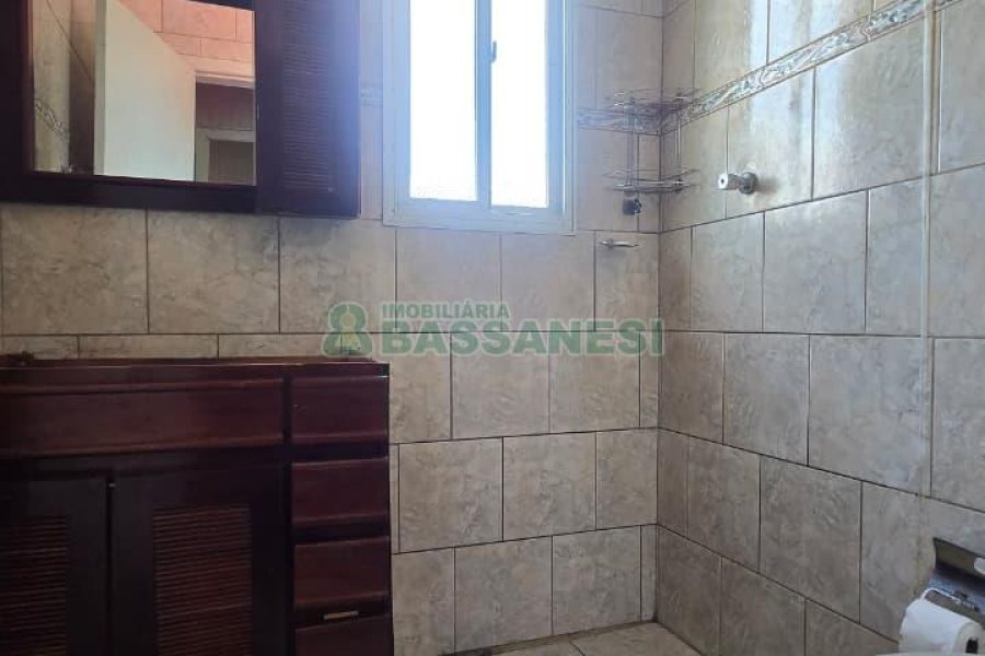 Casa com 222m², 4 dormitórios, 2 vagas, no bairro Marechal Floriano em Caxias do Sul para Comprar