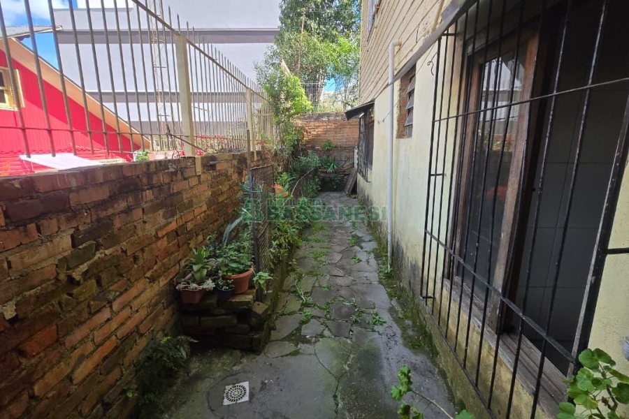 Casa com 222m², 4 dormitórios, 2 vagas, no bairro Marechal Floriano em Caxias do Sul para Comprar