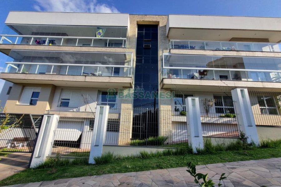 Apartamento com 96m², 2 dormitórios, 2 vagas, no bairro Colina Sorriso em Caxias do Sul para Comprar