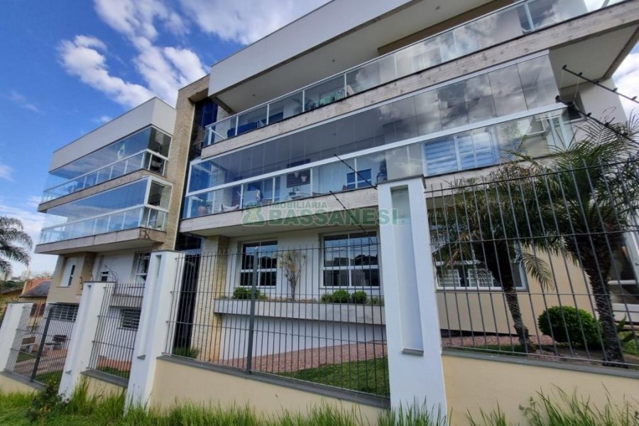 Apartamento com 96m², 2 dormitórios, 2 vagas, no bairro Colina Sorriso em Caxias do Sul para Comprar