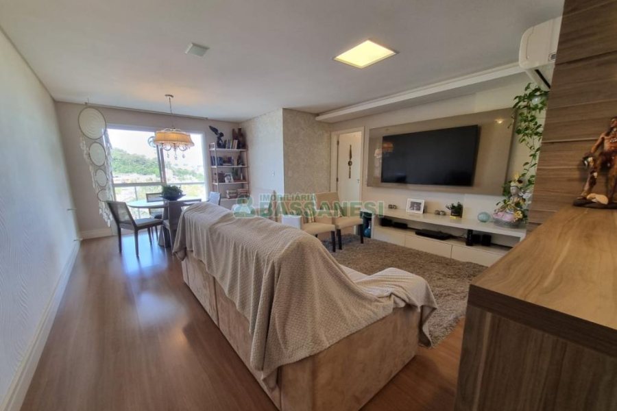 Apartamento com 96m², 2 dormitórios, 2 vagas, no bairro Colina Sorriso em Caxias do Sul para Comprar