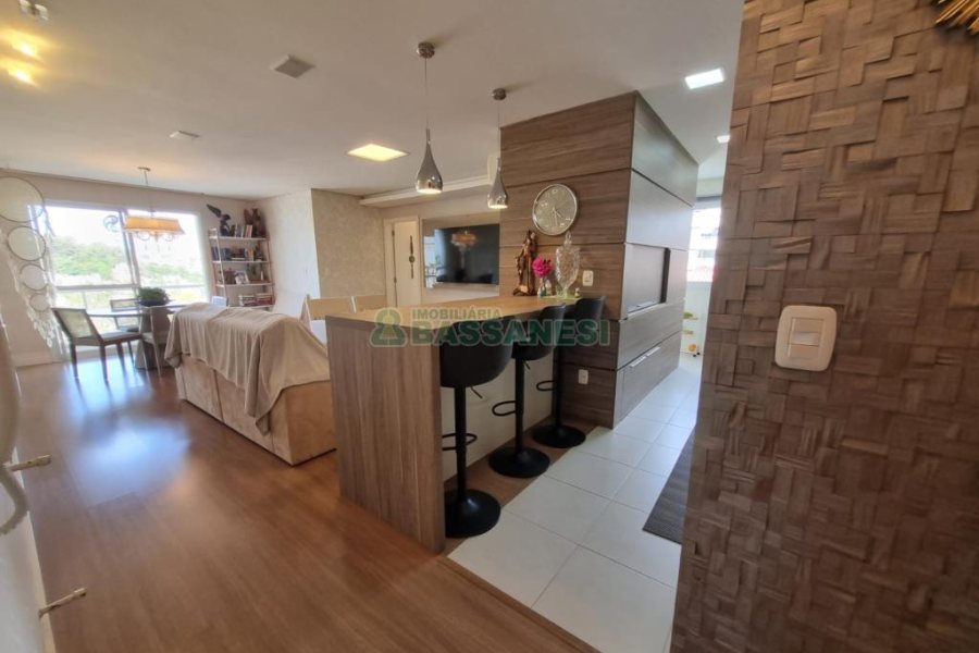 Apartamento com 96m², 2 dormitórios, 2 vagas, no bairro Colina Sorriso em Caxias do Sul para Comprar