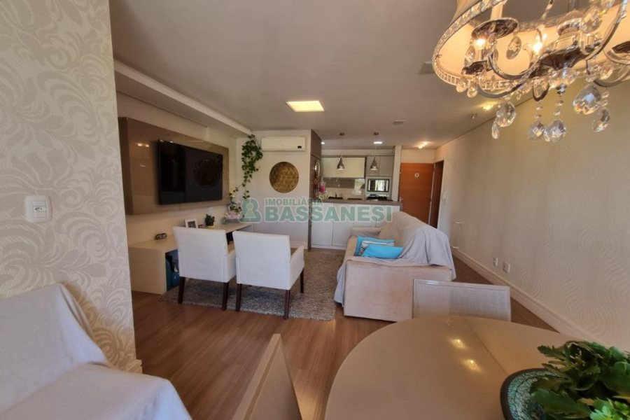 Apartamento com 96m², 2 dormitórios, 2 vagas, no bairro Colina Sorriso em Caxias do Sul para Comprar