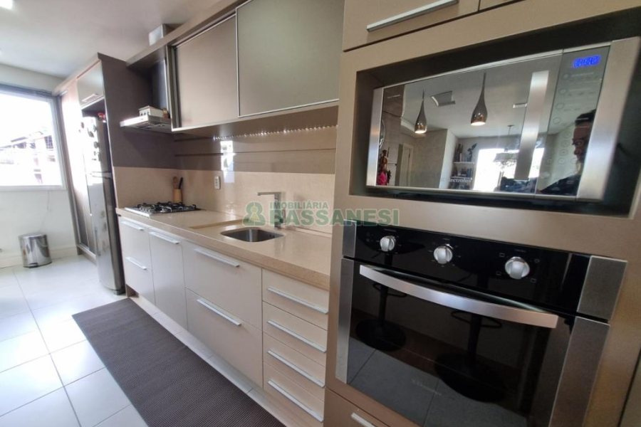 Apartamento com 96m², 2 dormitórios, 2 vagas, no bairro Colina Sorriso em Caxias do Sul para Comprar