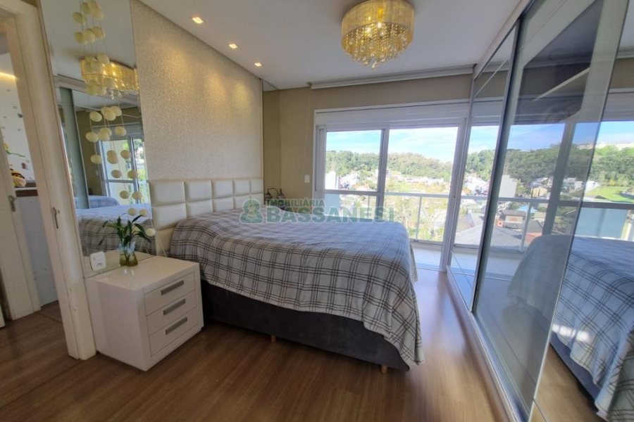 Apartamento com 96m², 2 dormitórios, 2 vagas, no bairro Colina Sorriso em Caxias do Sul para Comprar