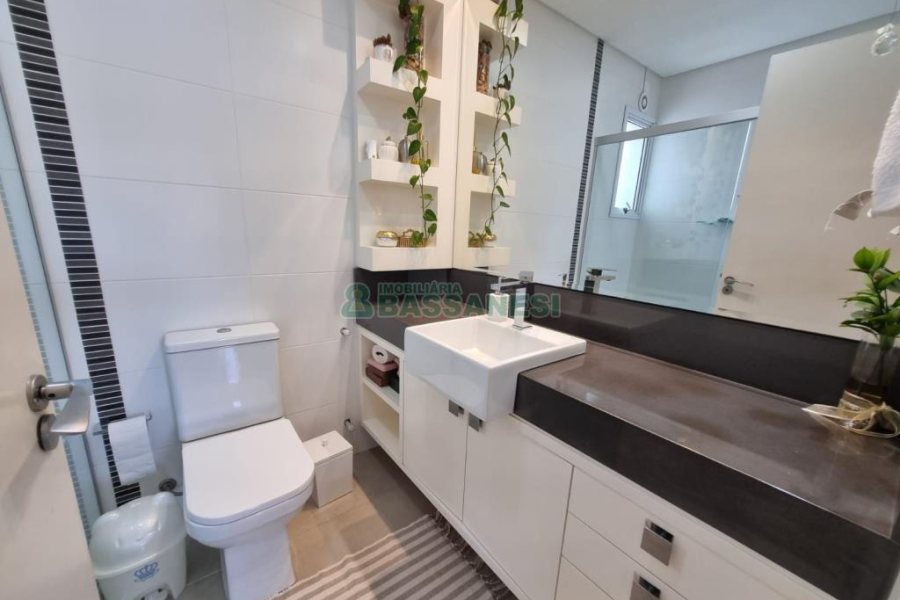 Apartamento com 96m², 2 dormitórios, 2 vagas, no bairro Colina Sorriso em Caxias do Sul para Comprar