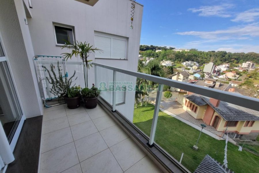 Apartamento com 96m², 2 dormitórios, 2 vagas, no bairro Colina Sorriso em Caxias do Sul para Comprar