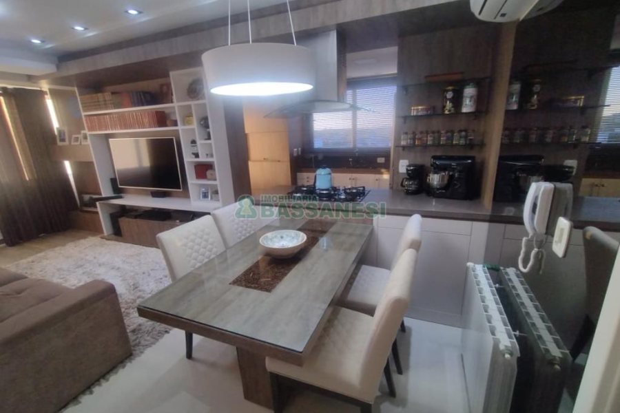 Apartamento com 93m², 2 dormitórios, 2 vagas, no bairro Villagio Iguatemi em Caxias do Sul para Comprar