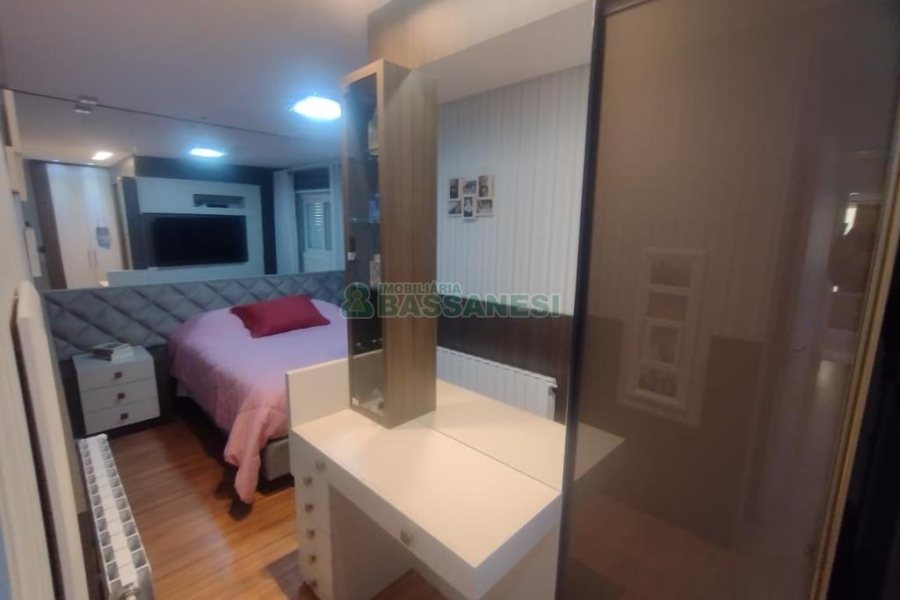 Apartamento com 93m², 2 dormitórios, 2 vagas, no bairro Villagio Iguatemi em Caxias do Sul para Comprar
