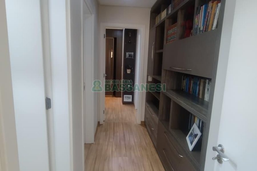 Apartamento com 93m², 2 dormitórios, 2 vagas, no bairro Villagio Iguatemi em Caxias do Sul para Comprar