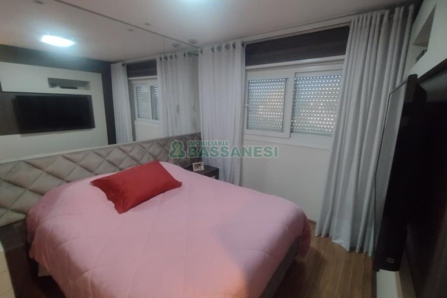 Apartamento com 93m², 2 dormitórios, 2 vagas, no bairro Villagio Iguatemi em Caxias do Sul para Comprar