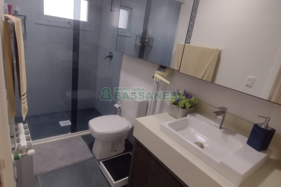 Apartamento com 93m², 2 dormitórios, 2 vagas, no bairro Villagio Iguatemi em Caxias do Sul para Comprar