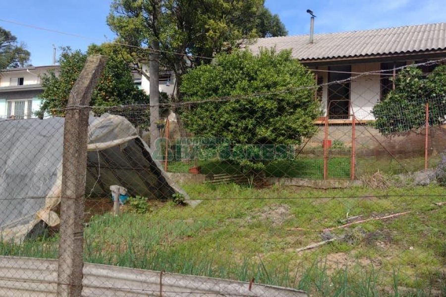 Casa com 146m², 3 dormitórios, 1 vaga, no bairro Diamantino em Caxias do Sul para Comprar