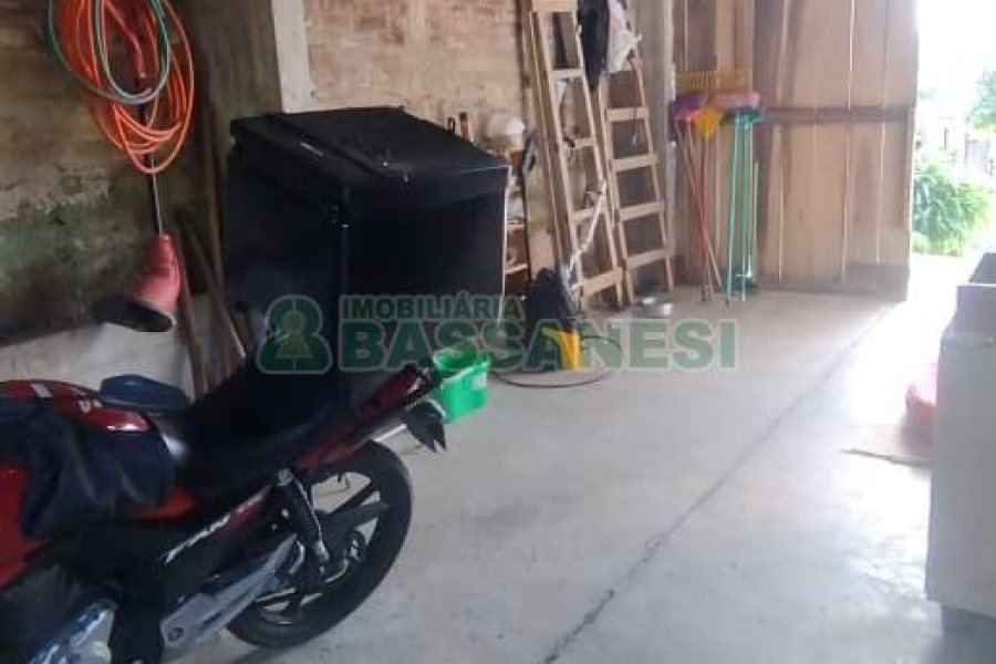 Casa com 146m², 3 dormitórios, 1 vaga, no bairro Diamantino em Caxias do Sul para Comprar