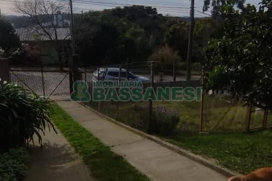 Casa com 146m², 3 dormitórios, 1 vaga, no bairro Diamantino em Caxias do Sul para Comprar