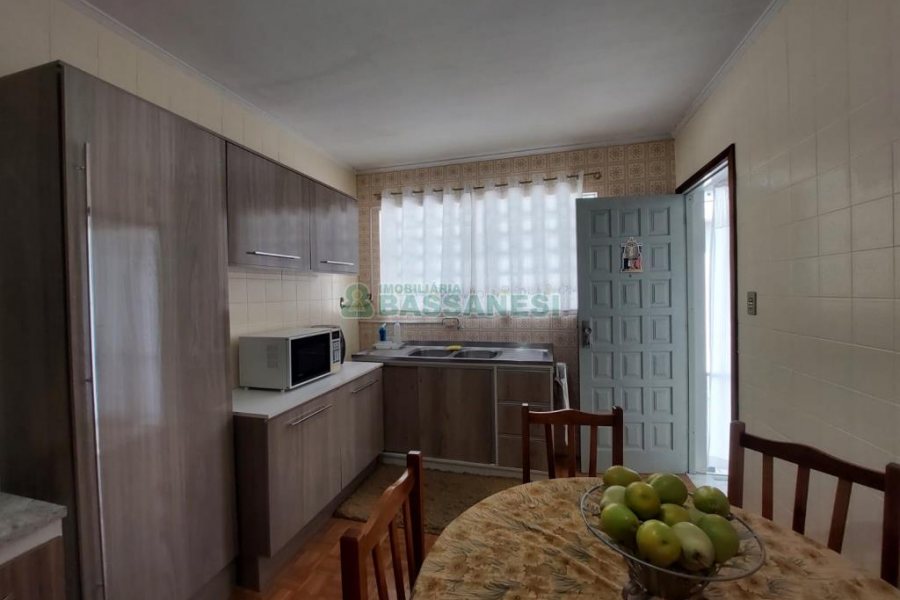 Casa com 70m², 2 dormitórios, no bairro Petrópolis em Caxias do Sul para Alugar