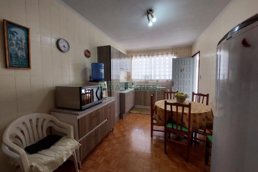Casa com 70m², 2 dormitórios, no bairro Petrópolis em Caxias do Sul para Alugar