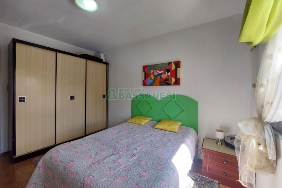 Casa com 70m², 2 dormitórios, no bairro Petrópolis em Caxias do Sul para Alugar