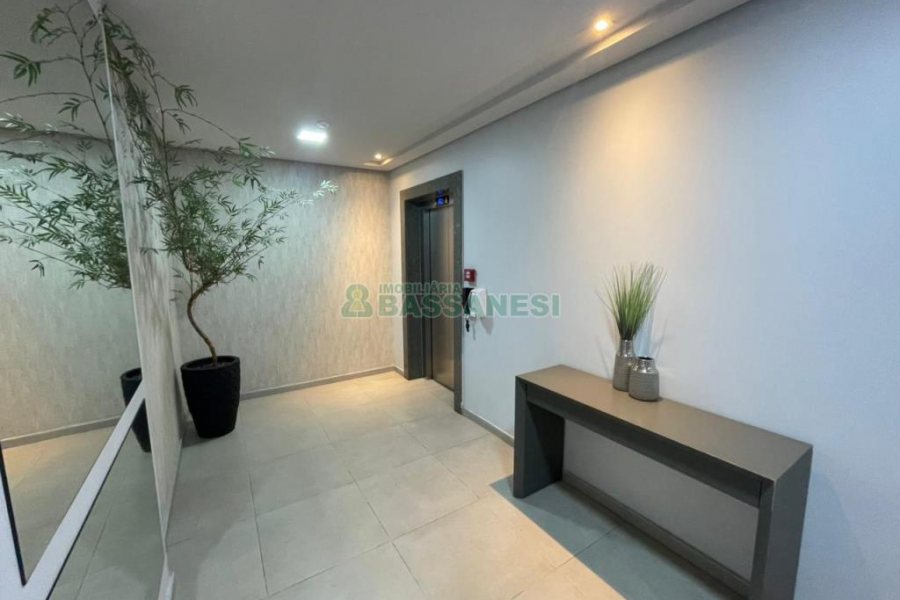 Apartamento com 63m², 2 dormitórios, 2 vagas, no bairro São Pelegrino em Caxias do Sul para Comprar