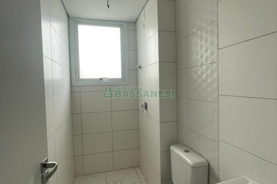 Apartamento com 63m², 2 dormitórios, 2 vagas, no bairro São Pelegrino em Caxias do Sul para Comprar