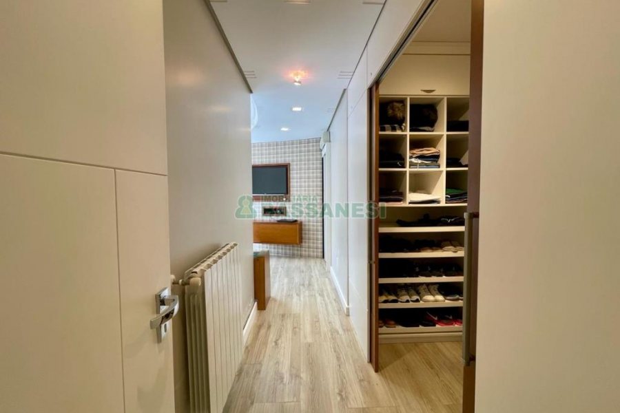 Apto Mobiliado com 181m², 3 dormitórios, 2 vagas, no bairro Exposição em Caxias do Sul para Alugar