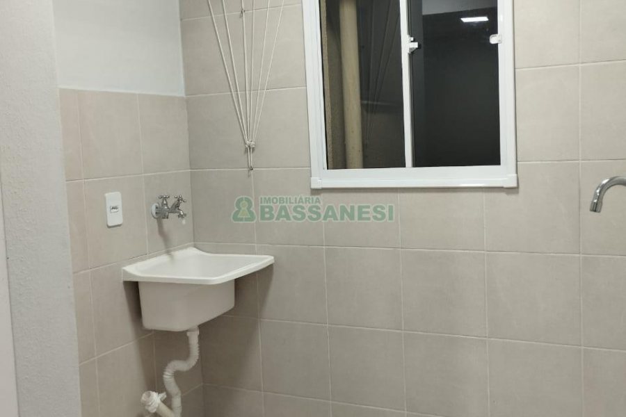 Apartamento com 47m², 2 dormitórios, 1 vaga, no bairro Nossa Senhora das Graças em Caxias do Sul para Alugar