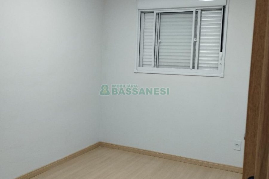 Apartamento com 47m², 2 dormitórios, 1 vaga, no bairro Nossa Senhora das Graças em Caxias do Sul para Alugar