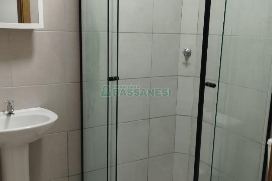 Apartamento com 47m², 2 dormitórios, 1 vaga, no bairro Nossa Senhora das Graças em Caxias do Sul para Alugar