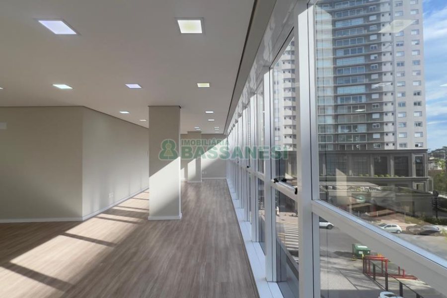 Sala com 74m², no bairro Centro em Caxias do Sul para Alugar