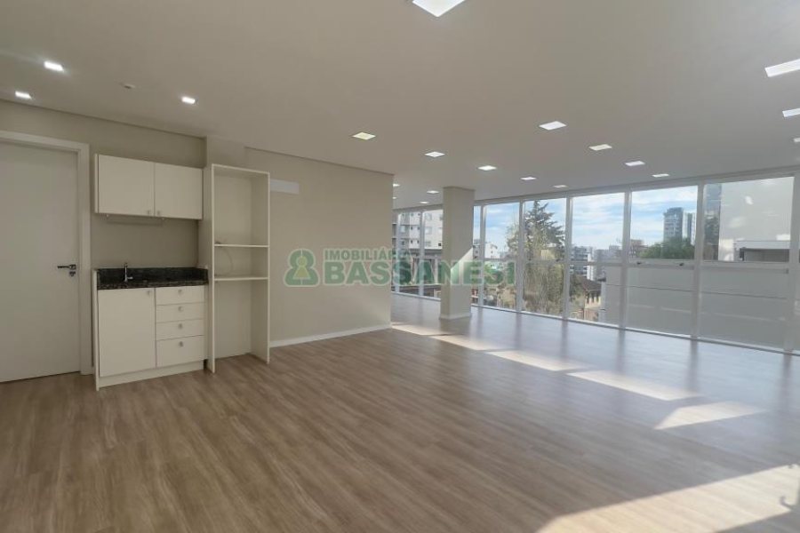 Sala com 74m², no bairro Centro em Caxias do Sul para Alugar