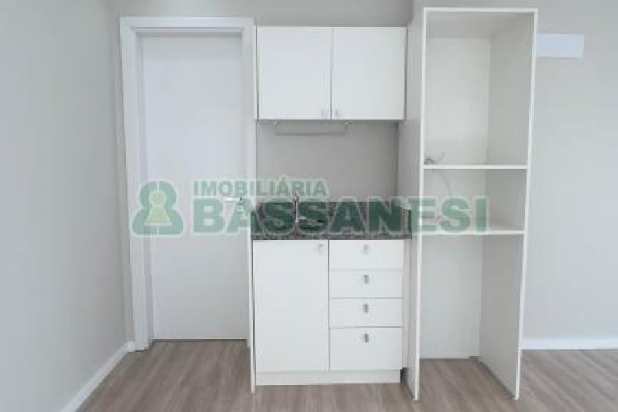 Sala com 74m², no bairro Centro em Caxias do Sul para Alugar