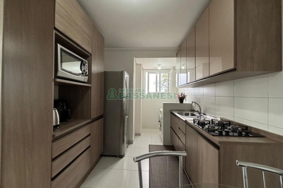 Apto Mobiliado com 52m², 1 dormitório, 1 vaga, no bairro Lourdes em Caxias do Sul para Comprar