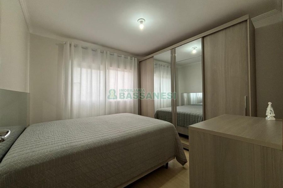 Apto Mobiliado com 52m², 1 dormitório, 1 vaga, no bairro Lourdes em Caxias do Sul para Comprar